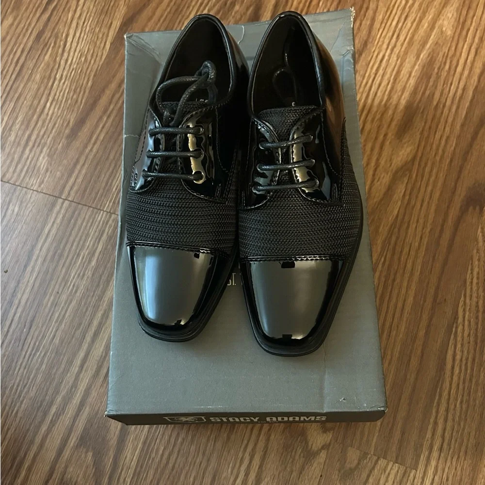 Stacy Adams Boys Glossy Black Oxfords.